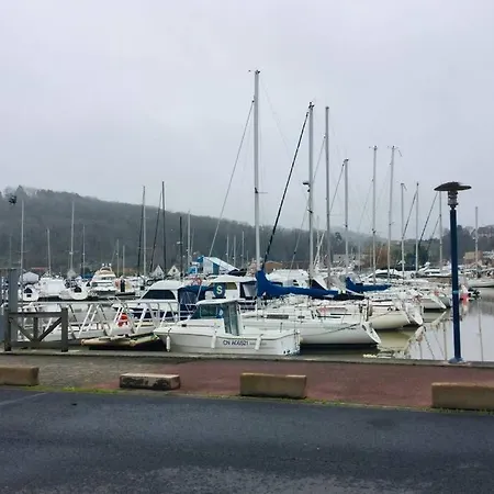 Rez-de- Chaussee Sur Le Port Wi-fi 4g דירה *