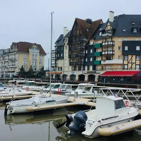 Rez-de- Chaussee Sur Le Port Wi-fi 4g Apartment *