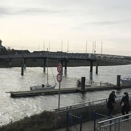 Rez-de- Chaussee Sur Le Port Wi-fi 4g Apartamento