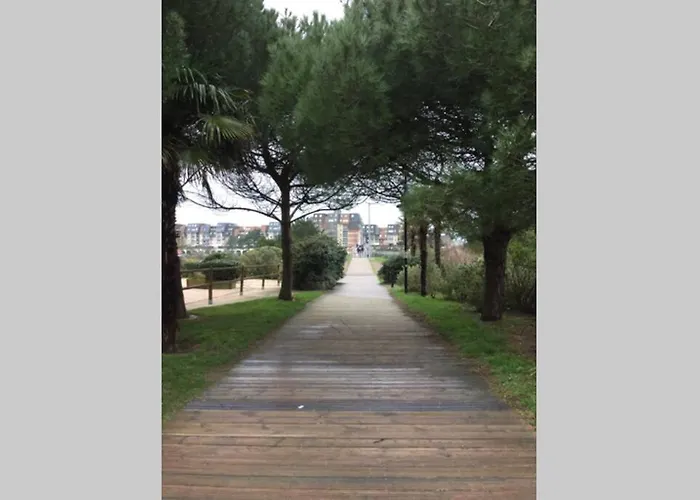 Rez-de- Chaussee Sur Le Port Wi-fi 4g * Dives-sur-Mer