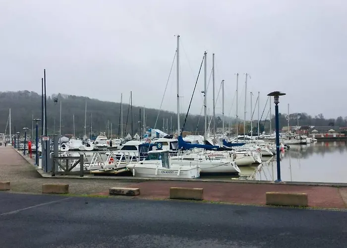 Rez-de- Chaussee Sur Le Port Wi-fi 4g شقة *