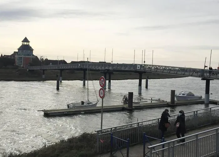 Rez-de- Chaussee Sur Le Port Wi-fi 4g Apartamento